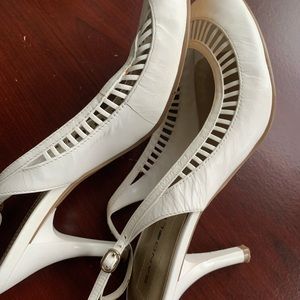 Bandolino White Peep Toe Shoes